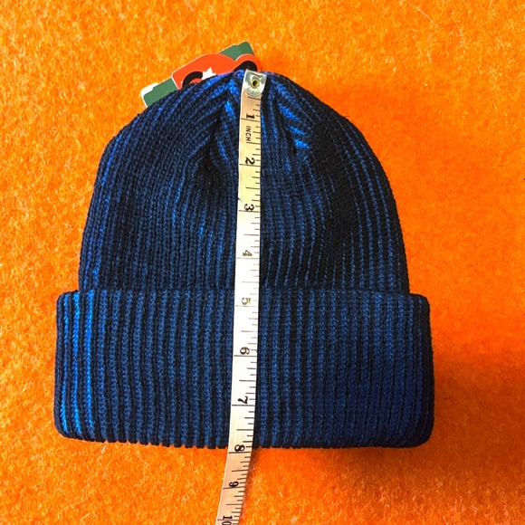 Unisex blue and black contrasting chunky rib knit tuque made in Canada NWT - Picture 8 of 8